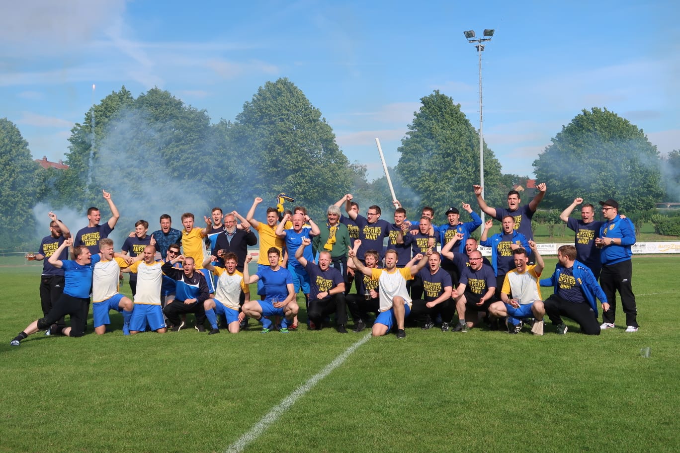 Erste und Zweite Herren steigen auf